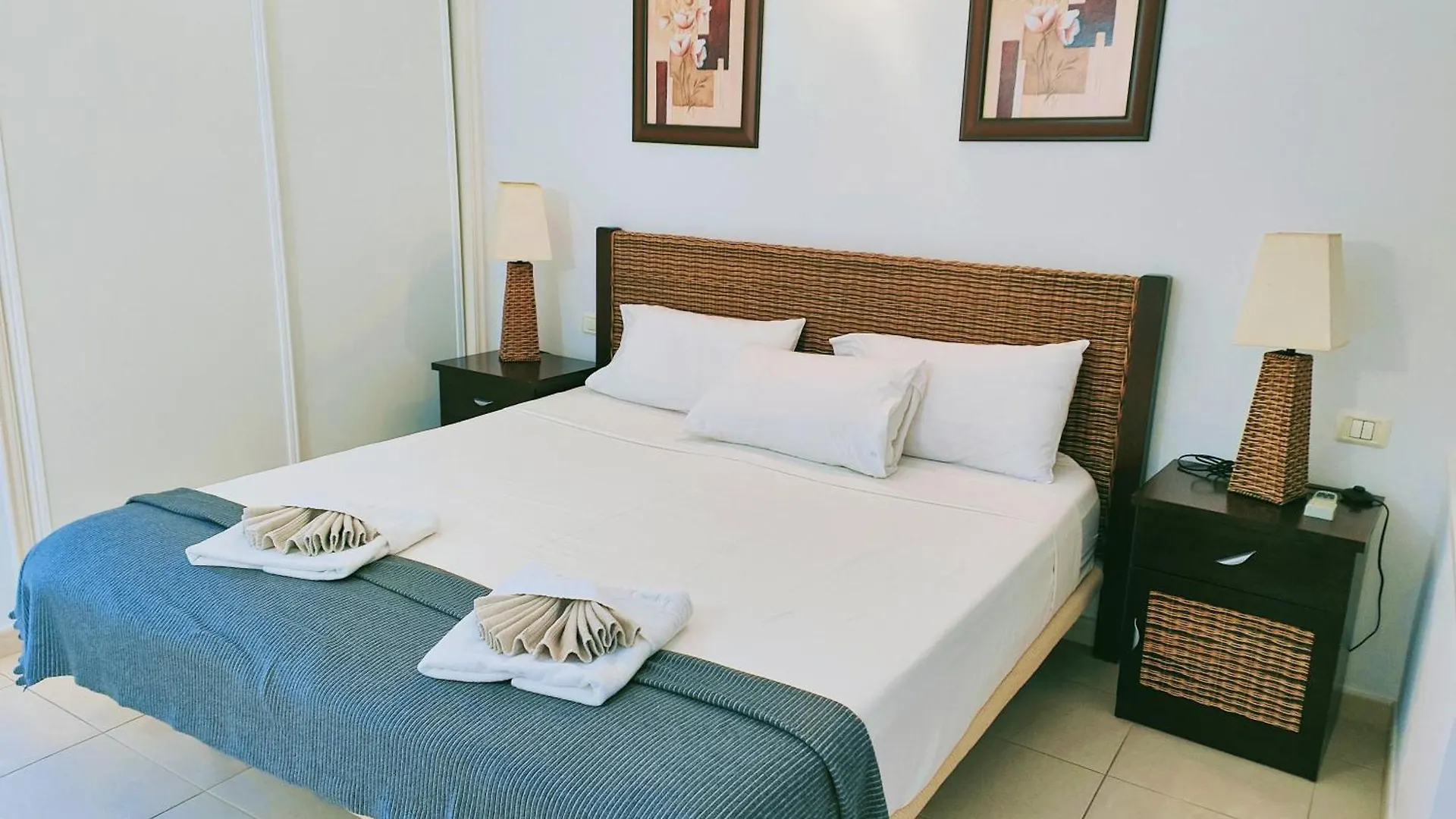Duplex Michelle Parque Santiago I En Playa De Las Americas Spain